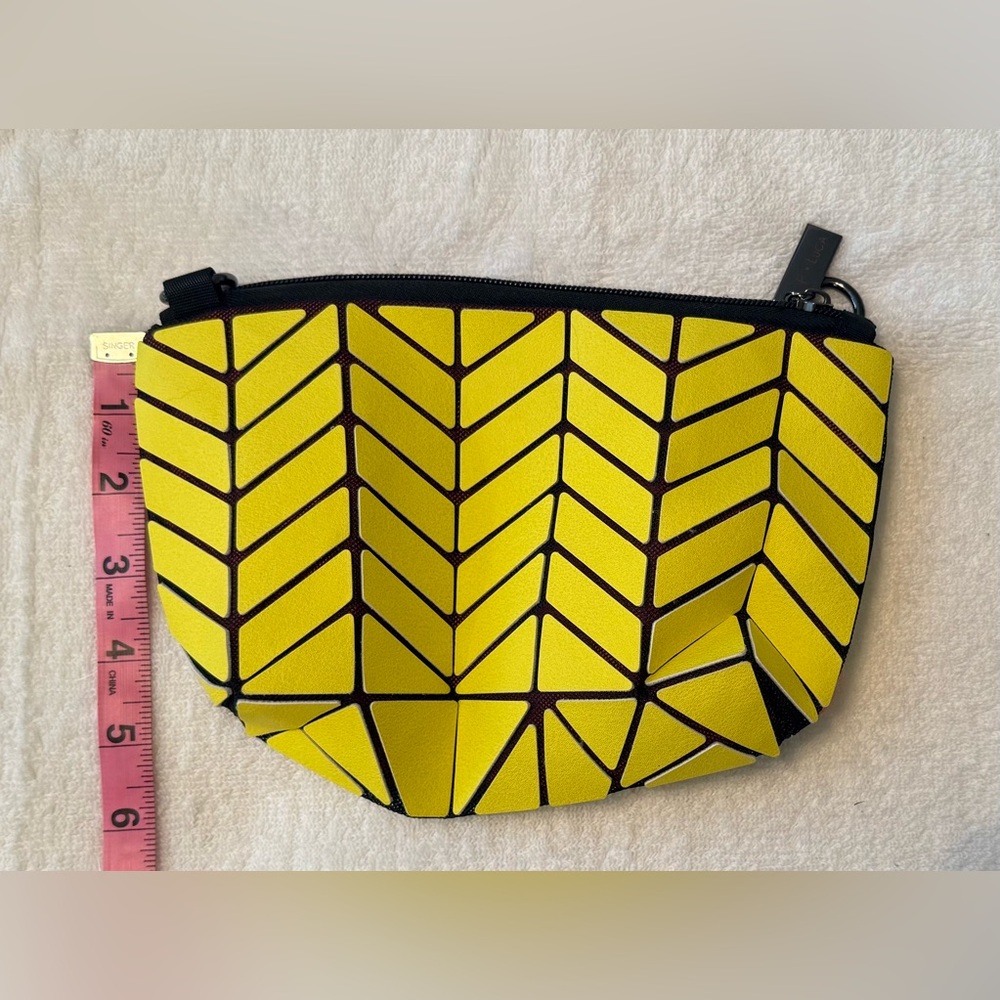 P · Luca Yellow Geometric Mini Clutch // New w/ Chain Wristlet // Red Lining - Picture 2 of 5